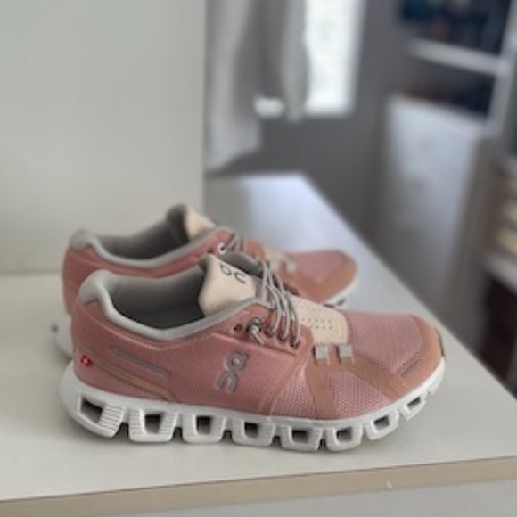 On Running Shoes - On Cloud 5 Running Shoe - Rose Size 6.5